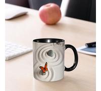 EMCLKS Tazze colazione,Durevole,Tazze Caffe e The 330ml,Idee Regalo Regali Natale,Mug per Lavastoviglie e Microonde,Tranquillità armoniosa, una farfalla arancione parcheggiata sulle pietre della spia