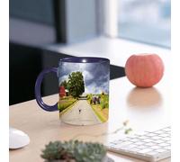 EMCLKS Tazze colazione,Durevole,Tazze Caffe e The 330ml,Idee Regalo Regali Natale,Mug per Lavastoviglie e Microonde,Strada di campagna con fienile rosso e trattore sul lato