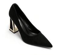 Escarpins à talon géométrique design - Eleganza audace e affermazione di stile È un'esperienza personale, è un'escarpins, è un artiglio, è un mix di raffinatezza e originalità. È una silhouette elegan