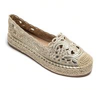 Espadrillas in pizzo - Eleganza bohémien per uno stile estivo Scopri l'eleganza intemporelle con le espadrillas en dentelle, semifreddi per un look bohème chic. Concessioni per offrire confort e raffi