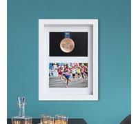 Espositore per medaglie, espositore per medaglie, espositore per medaglie, espositore per medaglie militari, spille per gioielli, regali a spillo, nastri per badge e badge da collezione. (A4, bianco).