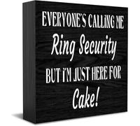 Everyone'S Calling Me Ring Security But I'M Just Here For Cake Targa in legno decorativa divertente per ufficio scatola di legno cartello decorazione casa ufficio rustico casa fattoria quadrata