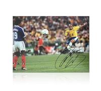 Exclusive Memorabilia Foto del Brasile Firmata da Roberto Carlos