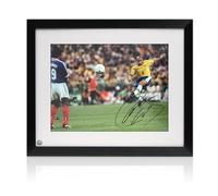 Exclusive Memorabilia Foto del Brasile Firmata da Roberto Carlos. Incorniciata