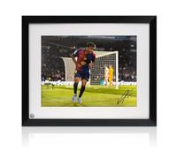 Exclusive Memorabilia Foto di Barcellona Firmata da Lamine Yamal. Incorniciata