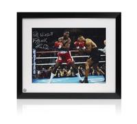 Exclusive Memorabilia Foto di Boxe autografata da Frank Bruno: Lotta Contro Tyson. Incorniciata.