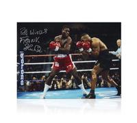 Exclusive Memorabilia Foto di Boxe autografata da Frank Bruno: Tyson in Lotta