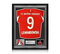 Exclusive Memorabilia Maglia del Bayern Monaco autografata da Robert Lewandowski. Montatura di qualità Superiore.