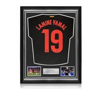 Exclusive Memorabilia Maglia Nera del Barcellona autografata da Lamine Yamal. Montatura di qualità Superiore.