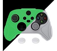eXtremeRate PlayVital Custodia Silicone per Xbox Series X S Controller | Cover Skin Protettiva Antiscivolo, 2 Gommini Copri Levette Analogiche, Edizione Samurai - Illuminare nel Buio Verde