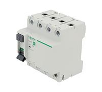 EZ9R49440 Interruttore RCD Denominazione: 40A IDiff: 30mA Polo: 4 400VAC IP20...