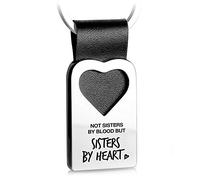 FABACH Portachiavi a forma di cuore con incisione in pelle - miglior amico regalo per la migliore amica per il compleanno - Not Sisters by Blood but Sisters by Heart