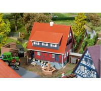 Faller 130587 Half-timbered House with Fountain