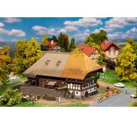 FALLER N 232395 - Corte Foresta Nera Con Tetto di Paglia Kit Merce Nuova