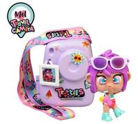 Trotties - Mini Travel Camera - MEL, borsa a forma di macchina fotografica con mini bambola Mel, per bambine/I dai 3 anni, Famosa TFT21400