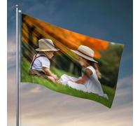 Fantastica decorazione per camera dei ragazzi con due bambini con cappelli bianchi seduti sull'erba. Bandiera felice camper regali bandiere per camera per ragazze (120 x 180 cm)