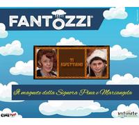 FANTOZZI UGO - magnete per auto - TI ASPETTIAMO - con foto di Pina e Mariangela in PVC - lunghezza 12cm - Ragionier Ugo Fantozzi