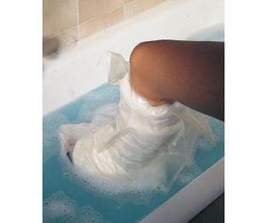 Farmacare ACQUASTOP MEZZA GAMBA COPERTURA RIUTILIZZABILE PER LA PROTEZIONE, DURANTE LA DOCCIA O IL BAGNO, DEGLI ARTI CON GESSI E BENDAGGI