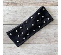 Fascia per capelli con rivetti in stile punk, accessorio per capelli da donna (nero) | Un'elegante fascia ispirata al punk con iconici rivetti. Offre una perfetta miscela di estetica tagliente ed elasticità.