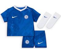 Fc Chelsea 2025/26 Stadium Home Set di 3 maglie da calcio Nike Replica per neonati/neonati, Rush Blue/Bianco/Speed Red, HJ5636-496, 6-9