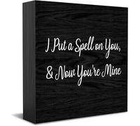 Feehiget Targa in legno con scritta "I Put A Spell On You, And Now You'Re Mine", decorazione da scrivania per casa, ufficio, mensola da tavolo, 12,7 x 12,7 cm