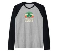 Feeling Lucky Retro Casino Humor St Patricks Day Vibes Maglia con Maniche Raglan