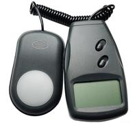 Feeshoppher Luxmetro digitale LX1010B Tester di luce per LED ad alta precisione ±4% ±0,5% FS Wide 1 a 50000 Lux Gamma Grande 3.5 cifre Display LCD Data Hold Portatile ABS Nero Fotodiodo Se