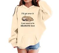 Felpa da ragazza con stampa di gatti Dramatic First Slogan a maniche lunghe | Un'illustrazione di gatto seduto si trova tra le parole I'll get over it and I just need to be dramatic first