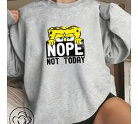 Felpa girocollo unisex grigia con stampa di SpongeBob, con un'espressione indifesa, mentre la scritta "NOPE NOT TODAY" cattura perfettamente quei giorni in cui non hai proprio voglia di lavorare. Il t