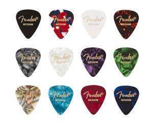 Fender 351 Plettri Celluloide Medi Assortiti per Chitarra, 12 Pz | Forma classica 351, prodotta negli Stati Uniti, colori assortiti, sensazione al tatto simile alla celluloide