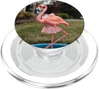 Fenicottero in tutù rosa vicino a una piscina in giardino PopSockets PopGrip per MagSafe