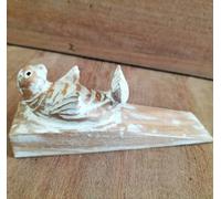 Fermaporta in legno intagliato a mano, design gattino, cuneo rustico in legno di Jemipini sostenibile, commercio equo e solidale di Bali (Baby Seal)