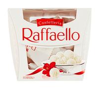 Raffaello - 18 Specialità al Cioccolato Bianco Ricoperto di Scaglie di Cocco, all'Interno un Cremoso Ripieno e una Mandorla Intera, Idea Regalo, Confezione da 324 gr