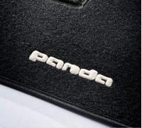 Fiat Panda Hybrid Tappetini in moquette premium di colore nero con logo ricamato in bianco FCA Originali 50290383