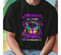 FIBROMYALGIA IS A JOURNEY I NEVER PLANNED OR ASKED FOR BUT I CHOOSE TO LOVE LIFE HATE THE DISEASE AND FIGHT maglietta uomo comoda moda casual regalo originale idea positiva forza motivazione stampa di