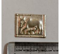 Figura di mucca religiosa indù in foglio d'argento 999, vitello sacro Kamdhen...
