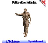 Figura Non Dipinta Di Poliziotto Con Pistola In Scala 1:24 Wasp PO G 24