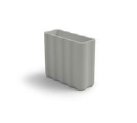 Fioriera NEBULA in Polietilene è un set di vasi con curve sinuoso e forma ondulata Dimensioni 89x35xh 78 cm Colore ARGENTO argento