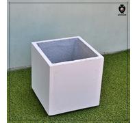 Fioriera vaso quadrato in cemento bianco su misura giardino arredo urbano 50 cm