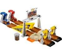 Fisher-Price Blaze and the Monster Machines Mud Pit Race Track, vehicle playset with mud slime for preschool kids ages 3 years and up