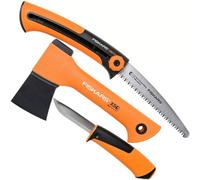 Fiskars Set da Campeggio, Ascia X5-XXS, 23 cm, Seghetto a Mano Xtract SW73, Per Legno Fresco, Retrattile, 35 cm, Coltello Multiuso incl. Custodia con Affilacoltelli Integrato, 21,5 cm, 1057912