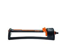 Fiskars Irrigatore a Risparmio Idrico L, Facile Regolazione della Portata, Solida Base in Metallo, Misura Universale, Portata 17,5 x 19 m, 1,4 kg, Nero/Arancione, 1023661