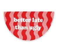 Fisura - Tappeto d’ingresso “Better late” in cocco con base antiscivolo in PVC. Tappeto dipinto a mano con design rosa e messaggio divertente per la tua casa. Misure: 70 x 40 cm.