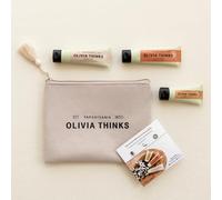 Flexi Amenities Kit Creme Solari Summer Essentials Olivia Thinks, Formato Mini, Protezione Solare 25ml, Ingredienti Naturali Made in Greece, Vegano, Packaging Eco-compatibile