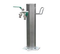Fontana da giardino a colonna in acciaio inox, decorazione autoportante per esterni, con supporto per tubo e rubinetto da terra per soluzioni efficienti di irrigazione e paesaggistica