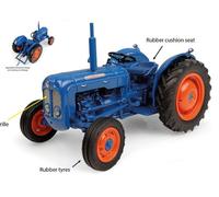 1/32 UNIVERSAL HOBBIES - FORDSON - DEXTA TRACTOR 1960 UH6270