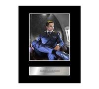 Foto autografata con cornice e supporto, di Taron Egerton, durante le riprese del film Kingsman