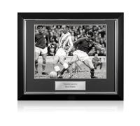 Foto autografata da Ron Harris: Tackle On Stanley Matthews. Cornice Deluxe