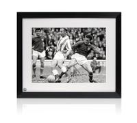 Foto autografata da Ron Harris: Tackle On Stanley Matthews. Cornice standard
