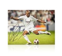Foto del Real Madrid autografata da Roberto Carlos